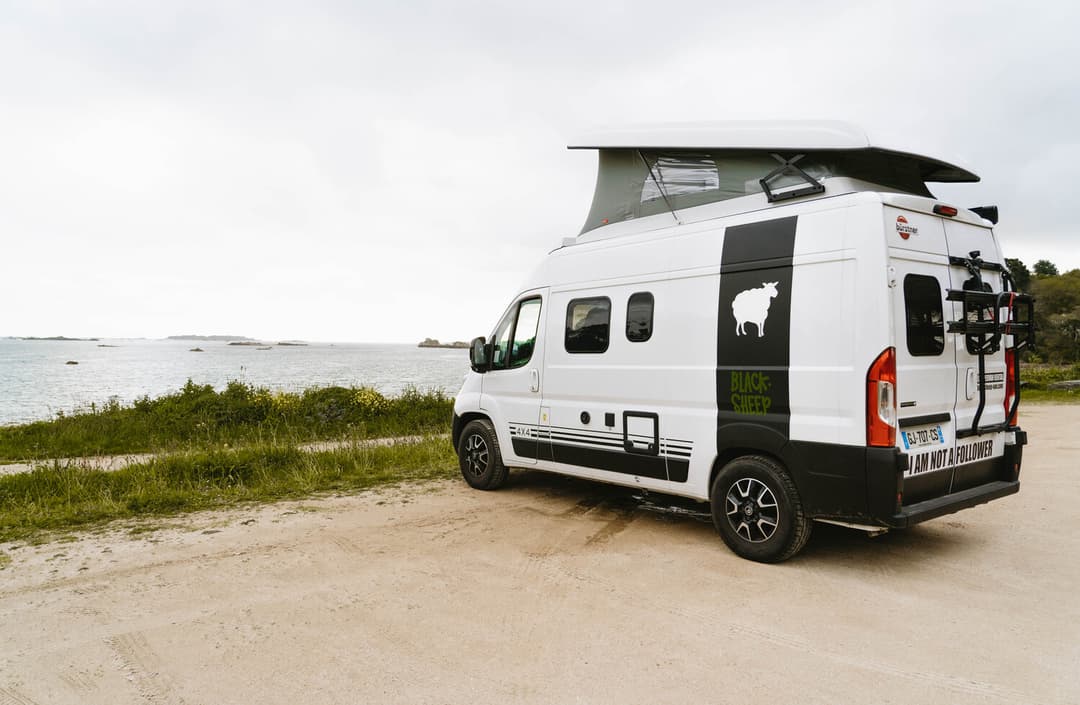 van EXPLORER 4 POP-UP